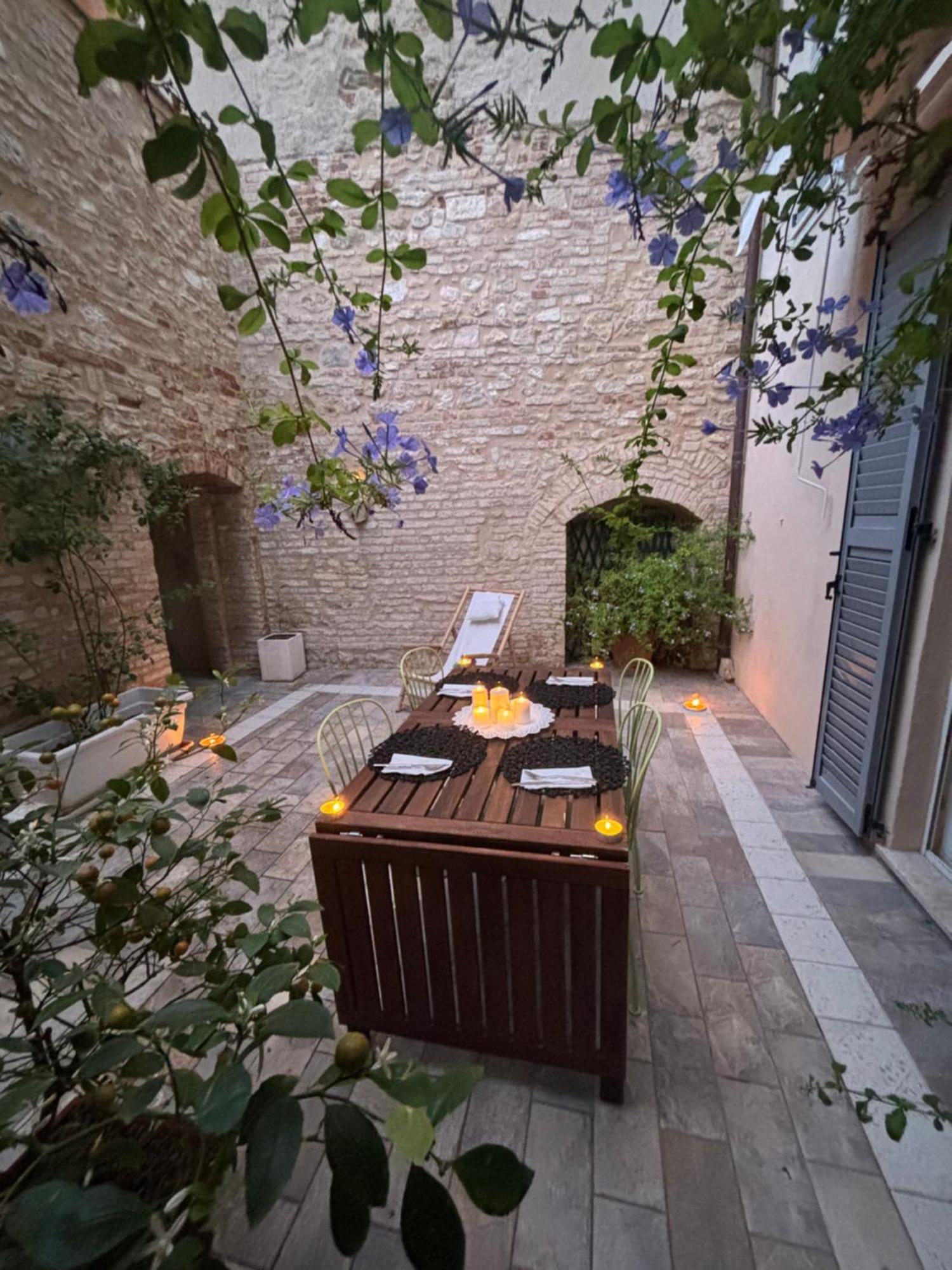 Domus Mirabilis Homestay Ancona Exteriör bild