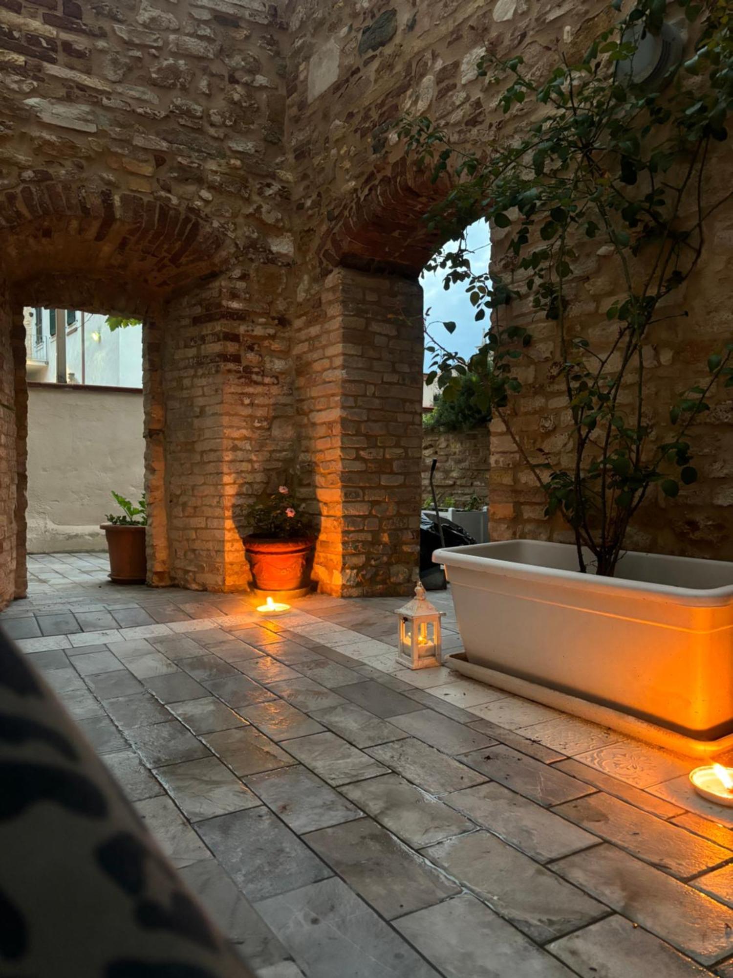 Domus Mirabilis Homestay Ancona Exteriör bild